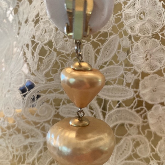 Vintage 1960’s GOLDTONE & Golden Faux Pearls CLIP ON Dangle Earrings 3” ATOMIC - Picture 9 of 11